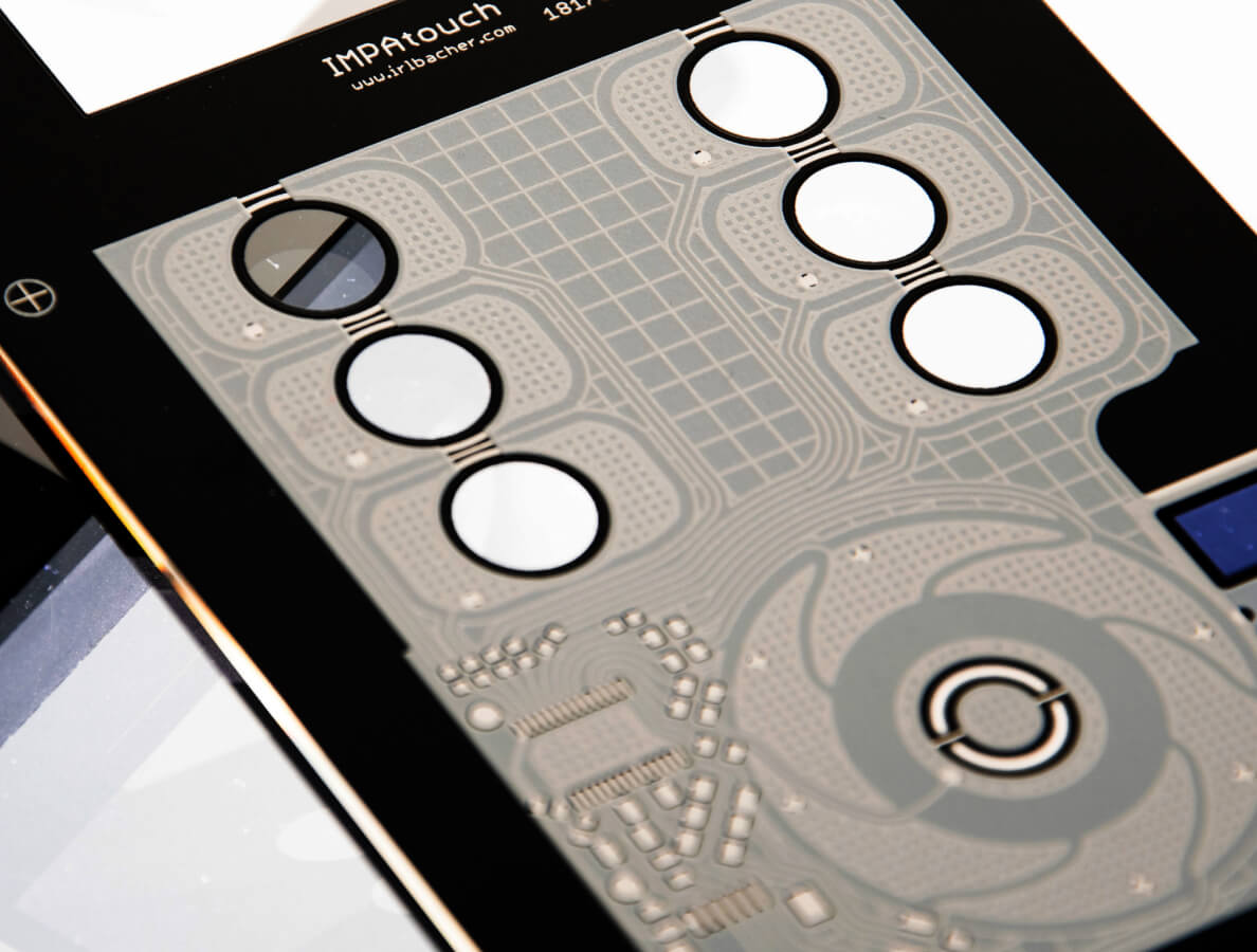 Touch-Frontglas mit gedruckter Sensorik (IMPAtouch)