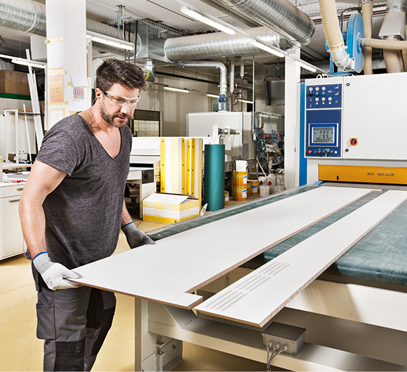 Breitbänder und Bodenschliff-Produkte