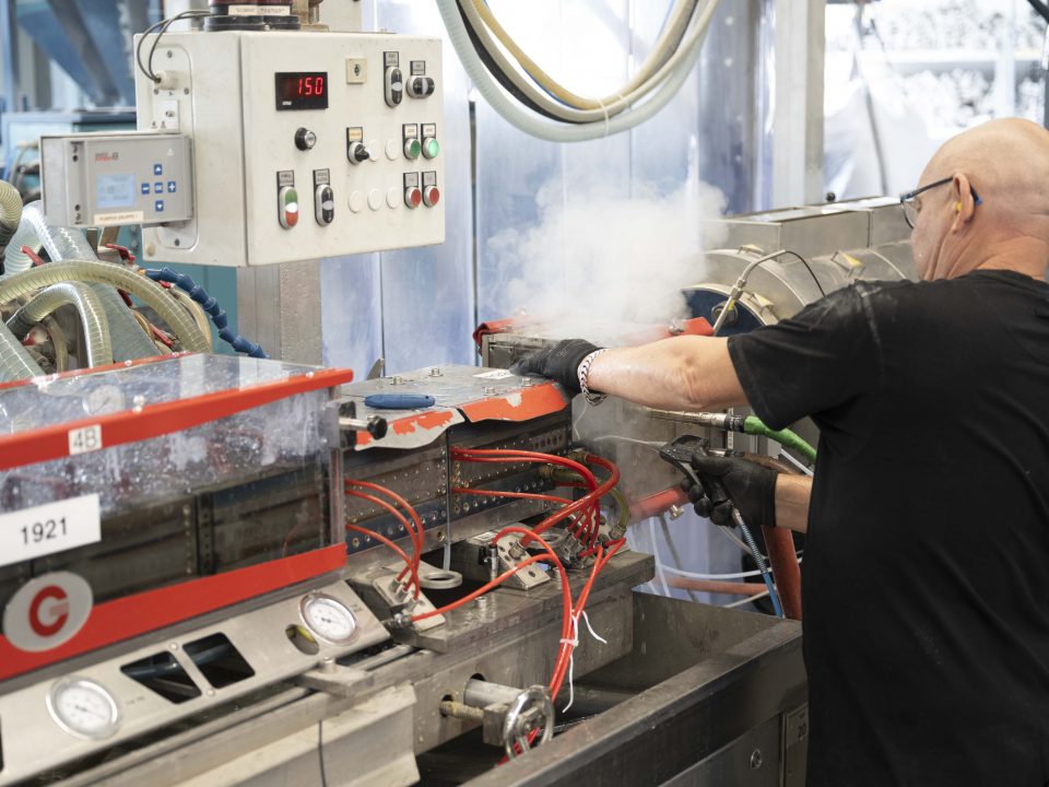Bedienung einer Extrusionslinie
