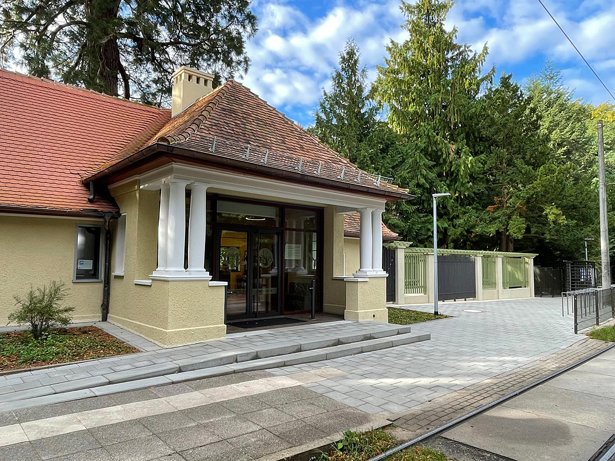 Zooeingang Trotzenburg, Rostock