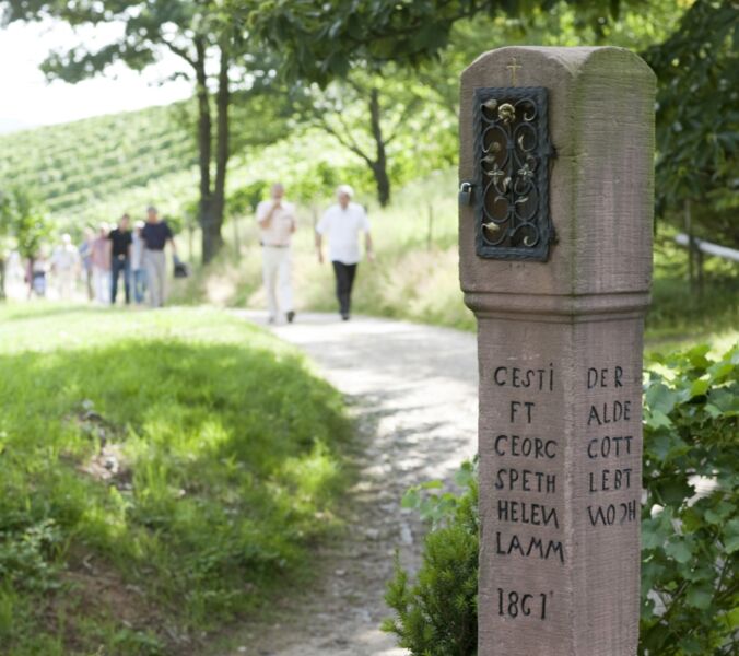 Historischer Bildstock mit der Sage vom Alde Gott