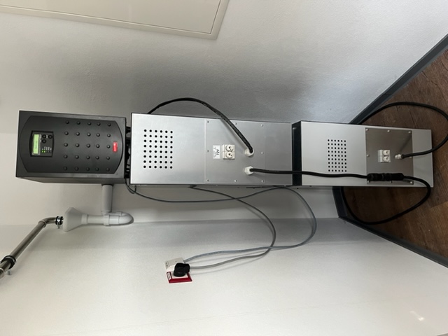 Battery storage bridges power outages for up to 10 hours