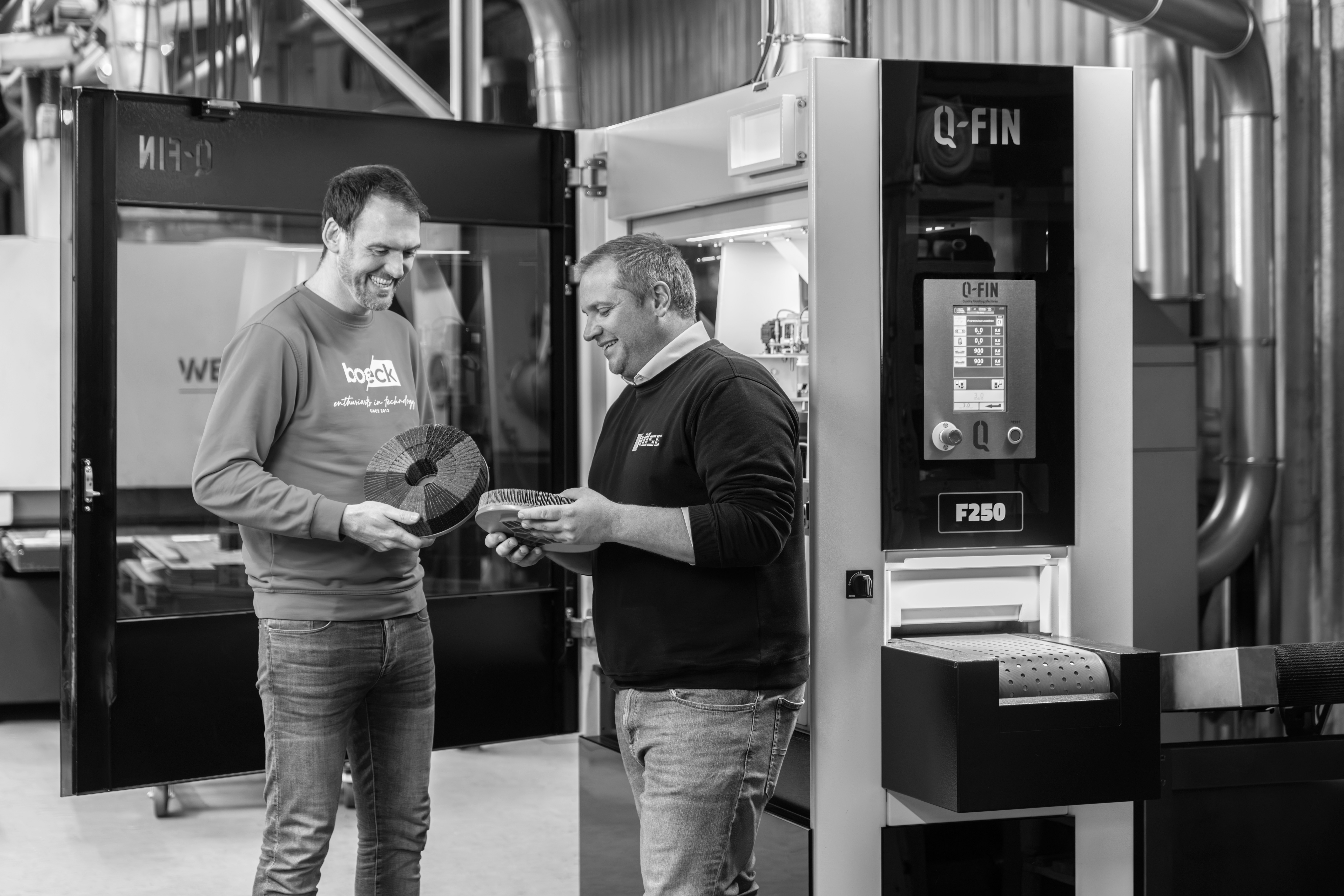 Q-FIN F250 Entgrat-/Schleifmaschine