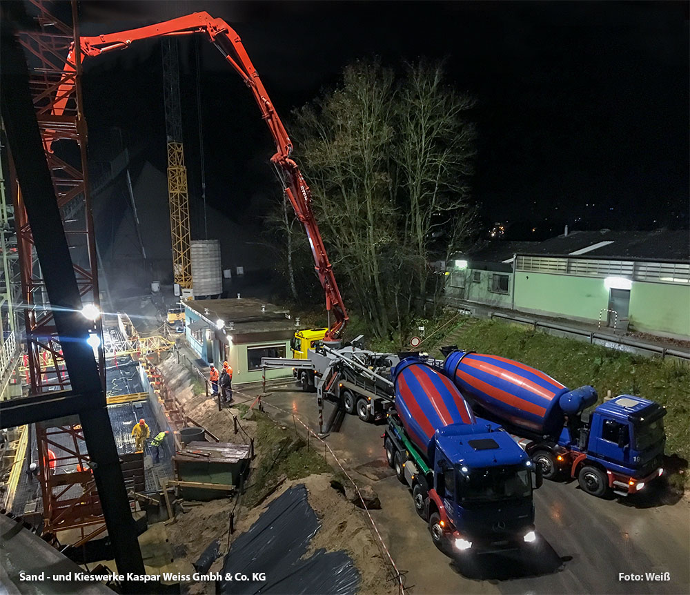 Concrete pouring of the new screening tower at the Rodgau gravel plant, 2017