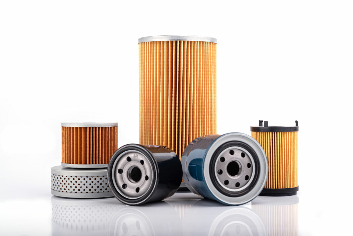 Mobile filtration of hydraulic oils