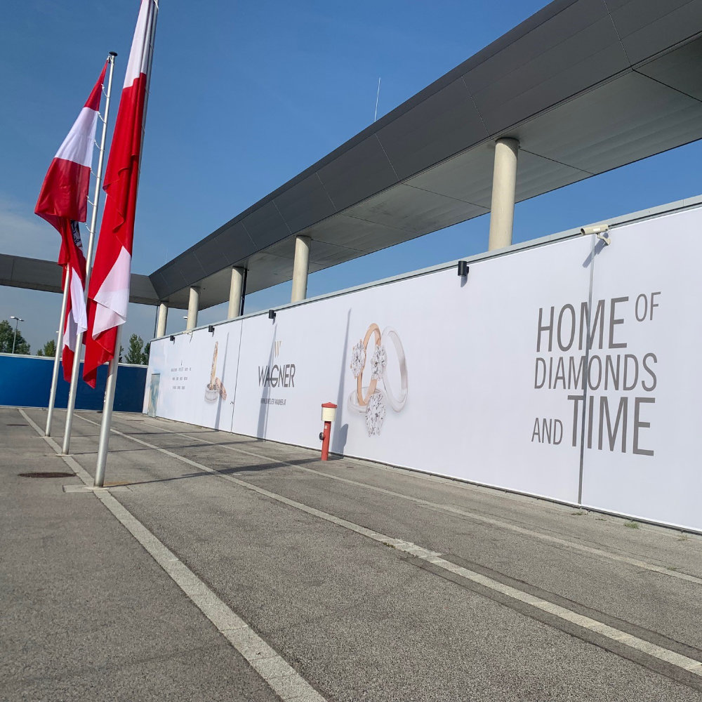 Outdoor advertising Vienna Airport