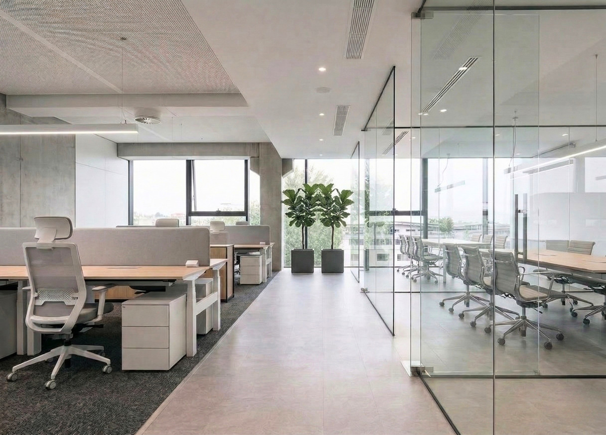 Glastrennwandsystem im Büro