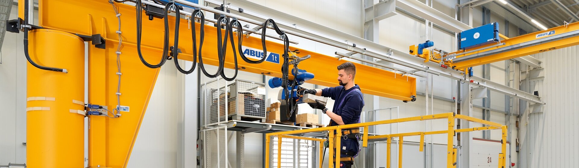 Schwenkkran mit Elektro-Kettenzug