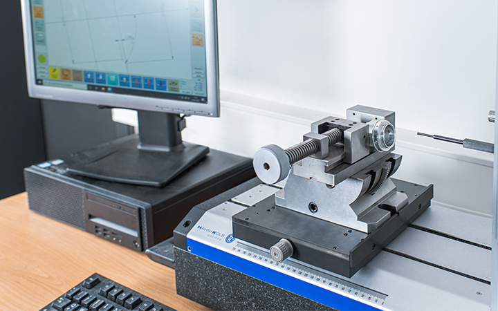 Combined contour and roughness measuring system
