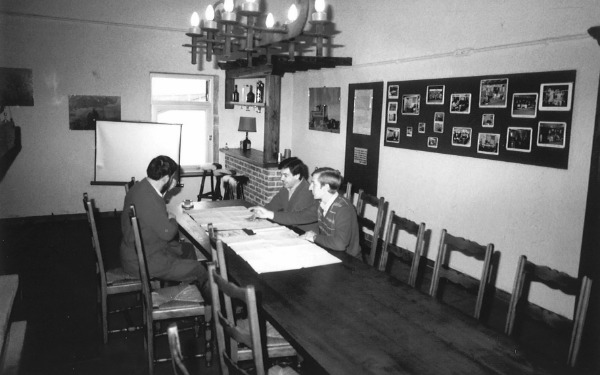 Besprechung im SJI-Team
