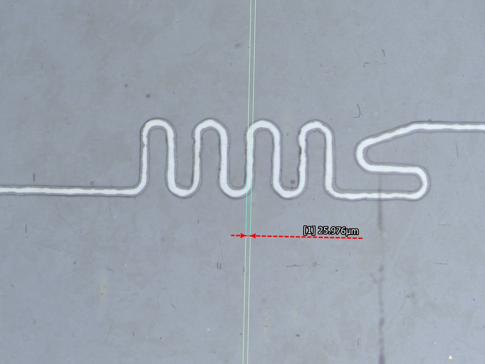 25 µm Mikrofluidikkanal in doppelseitigem PSA