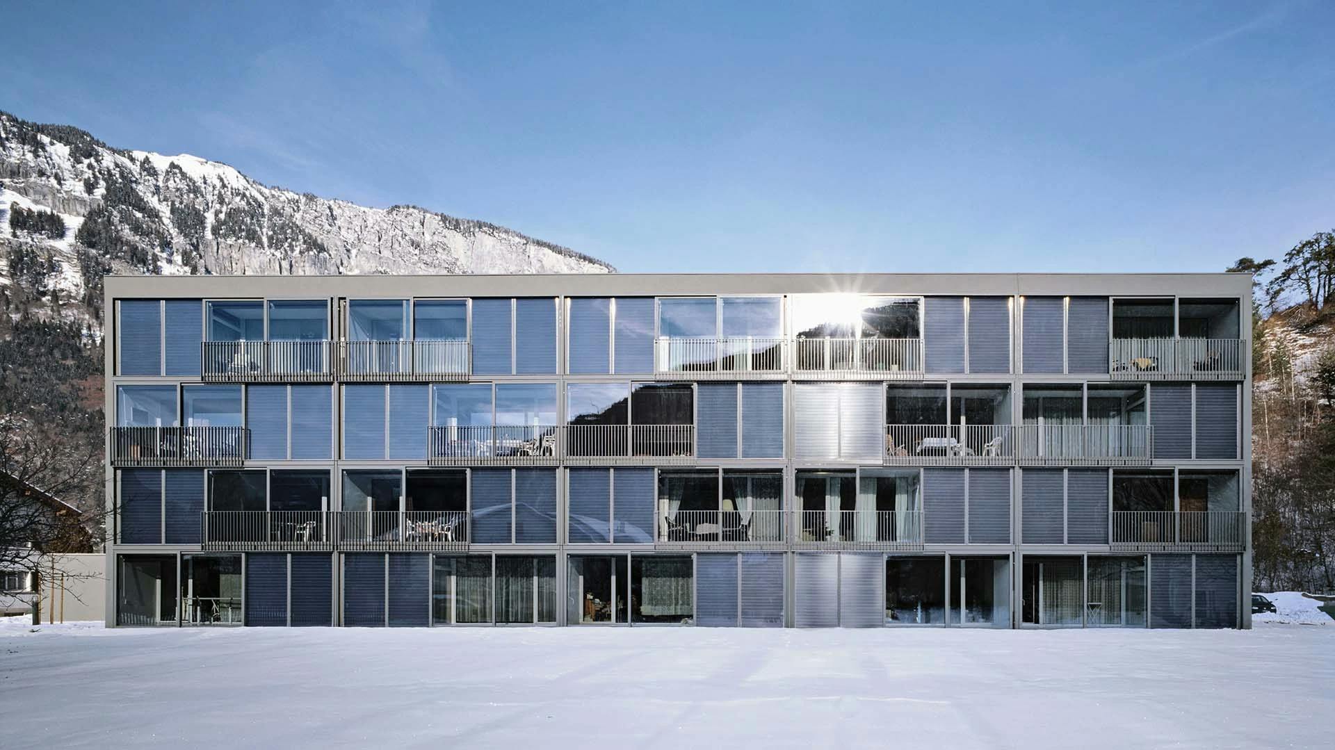 GLASSX®crystal facade (Senior Living Domat/Ems)