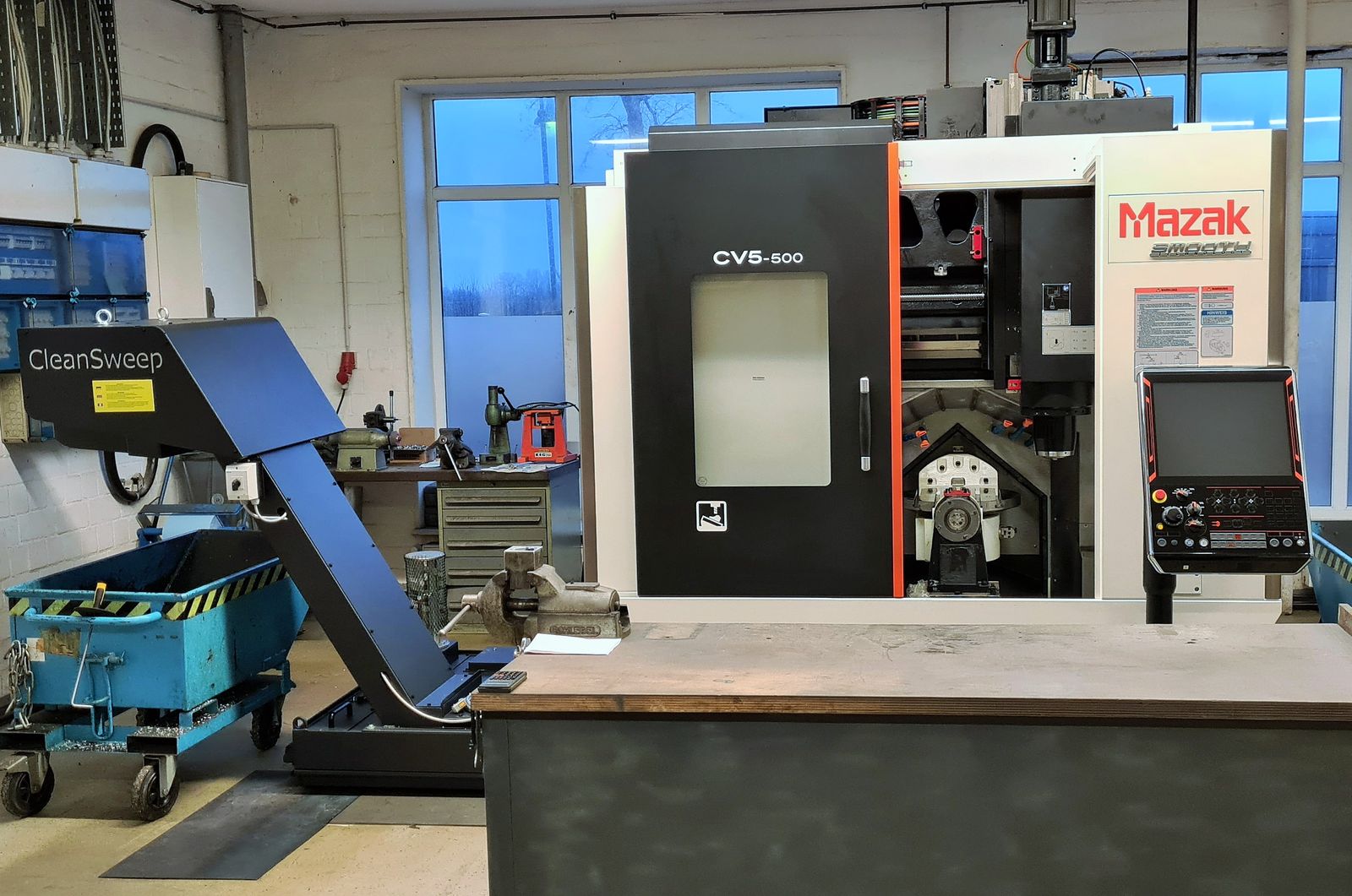 Mazak CV-5-500 5-Achs-Simultan-Bearbeitungszentrum