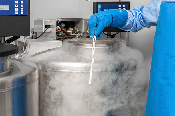 Cryopreservation with liquid nitrogen in the laboratory