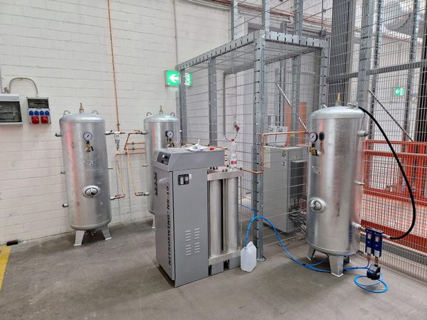Druckluftaufbereitung mit Luftspeichern und Trocknungssystem