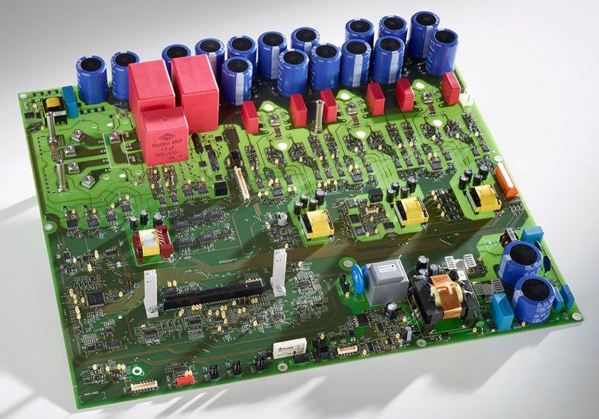 SMD-bestückte Leiterplatten in Kleinserien