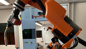 Robot cells with KUKA KR C5 controller