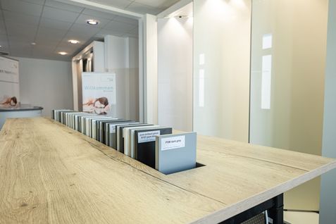 Showroom with decor selection