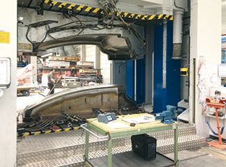 Nachlaufmessung an einer hydraulischen Presse