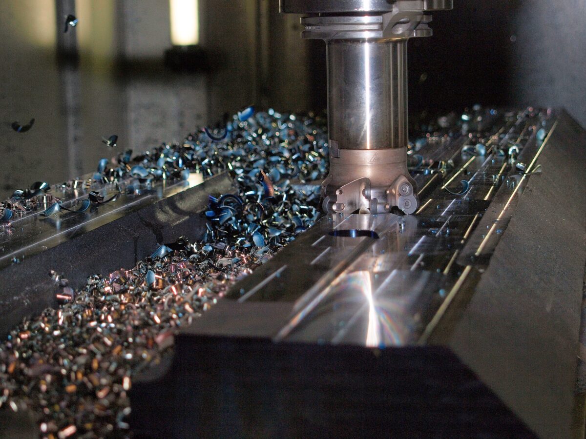 Fräsen und Bohrwerken an Werkstücken bis 5.500 x 1.200 x 1.500 mm