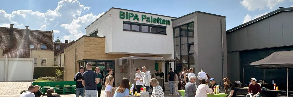 Team von über 35 Mitarbeitern in Produktion und Vertrieb