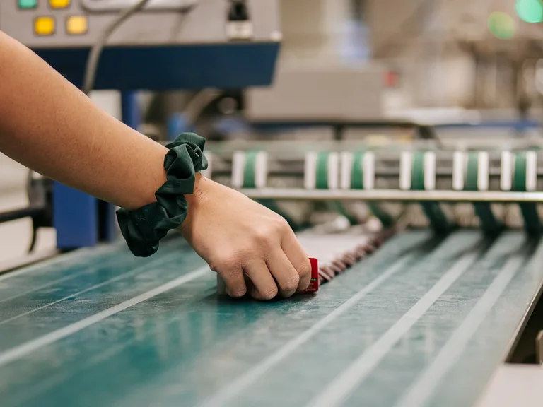 Produktionsmaschine im eigenen Werk