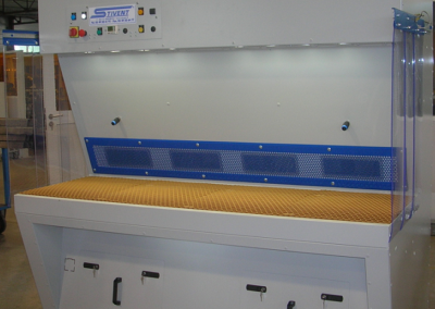 Absaugtisch TC 700 mit selbstreinigenden Filtern