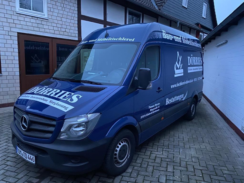 Fahrzeug der Tischlerei Dörries