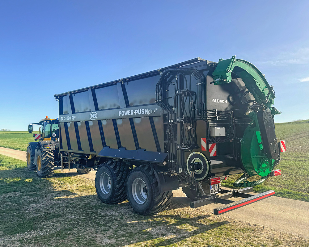 Felling crane vehicle