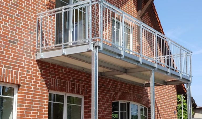 Stahlkonstruktion / Treppen und Geländer