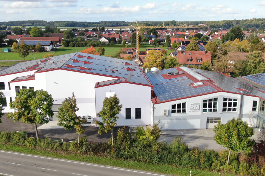 Solaranlagen auf dem Hallendach