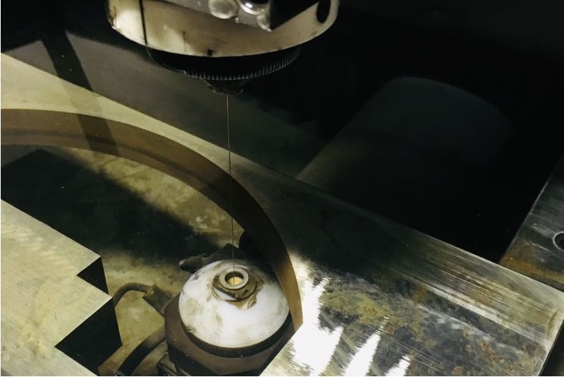 Wire EDM for high-precision contours