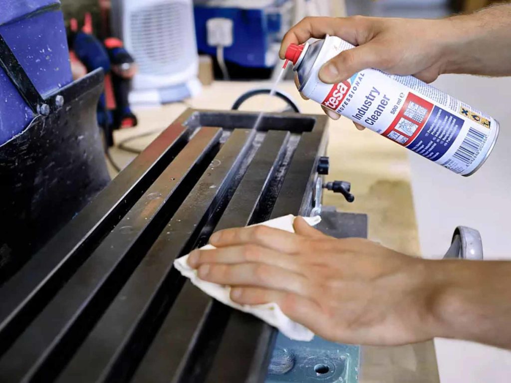Industrie-Reiniger zur Oberflächenvorbehandlung