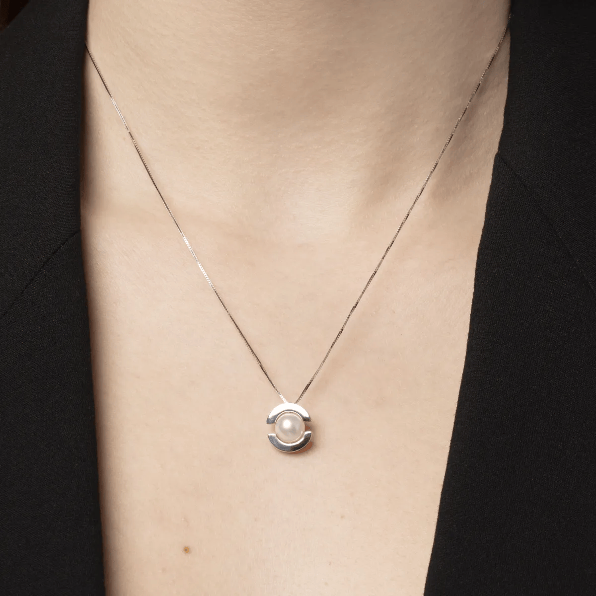 Kette „AURORA“ in Gold mit Naturperlen