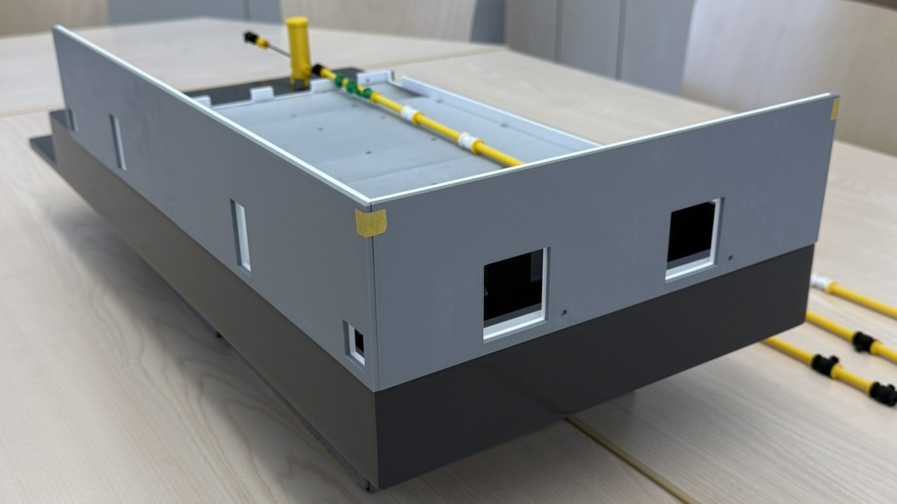 Messemodell Industrieanlage – Rohrsystem und Ventile