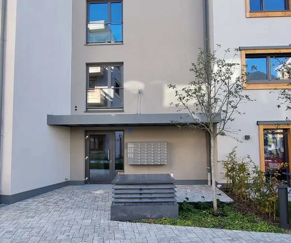 Überdachung aus Aluminium und Glas