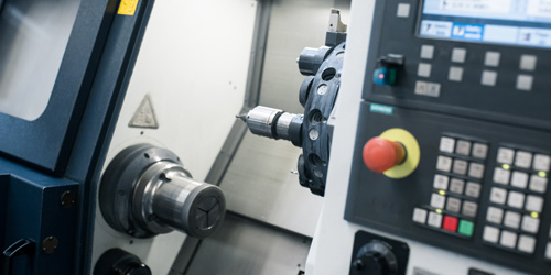 Gedrehtes Bauteil aus dem Stangenmagazin