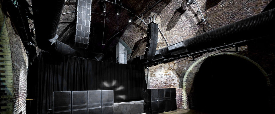 PARIZ Line Array installiert im THE STEELYARD, London
