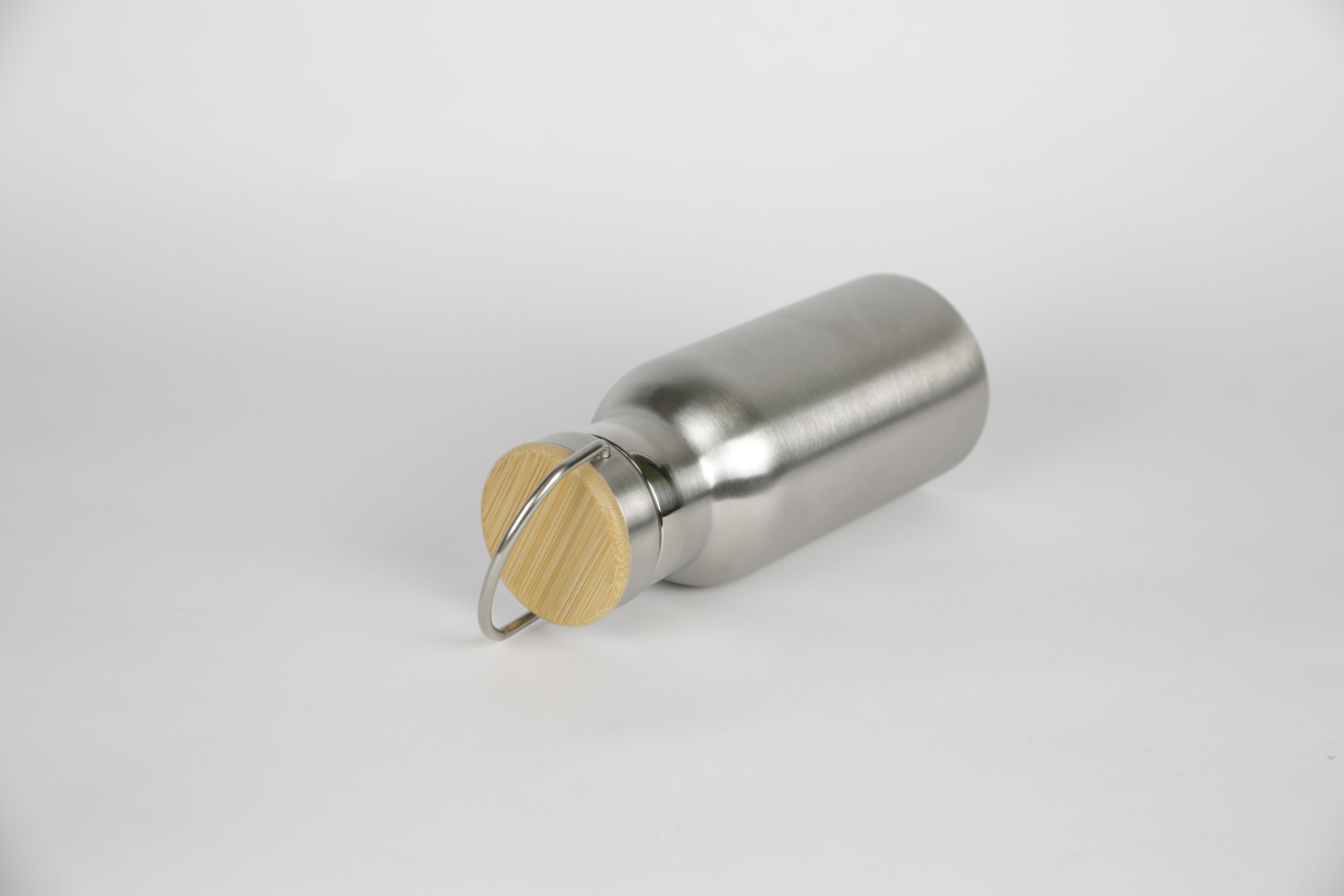 Edelstahlflasche mit Bambusdeckel, 350 ml