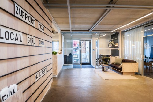 Agentur Zibert, Lobby