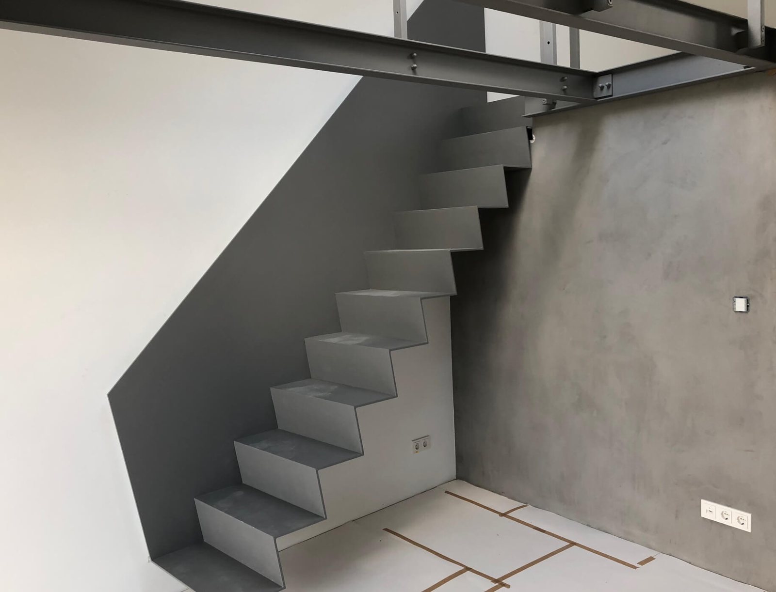 Faltwerktreppe aus Stahlblech