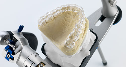 Splints (snoring, bite guard, sports mouthguard)