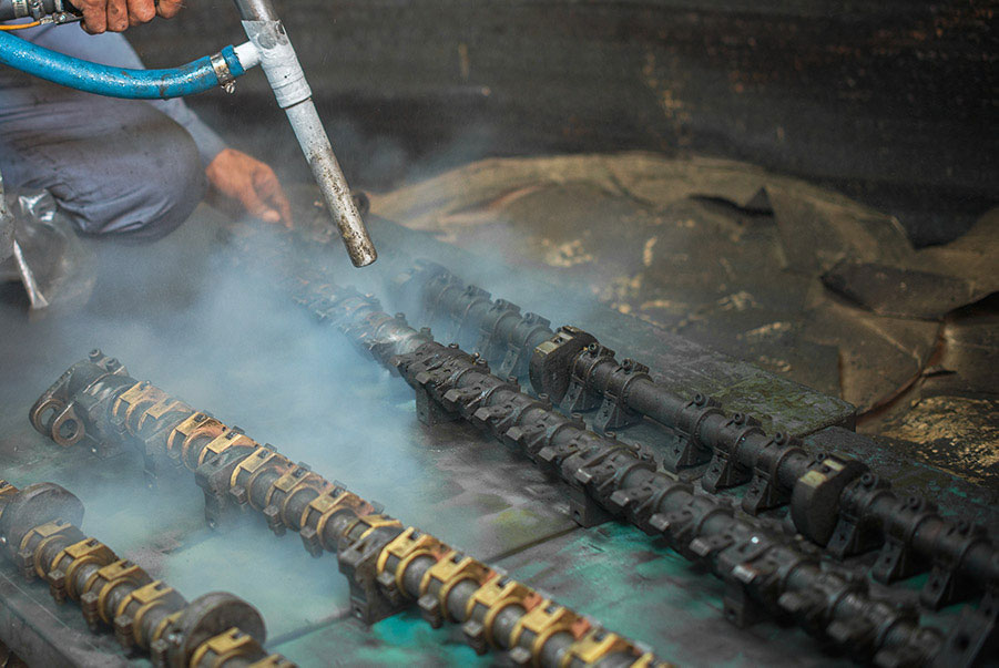 Blasting work on grate