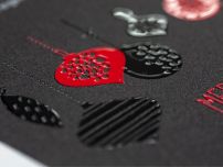 Finishes with UV and effect varnishes