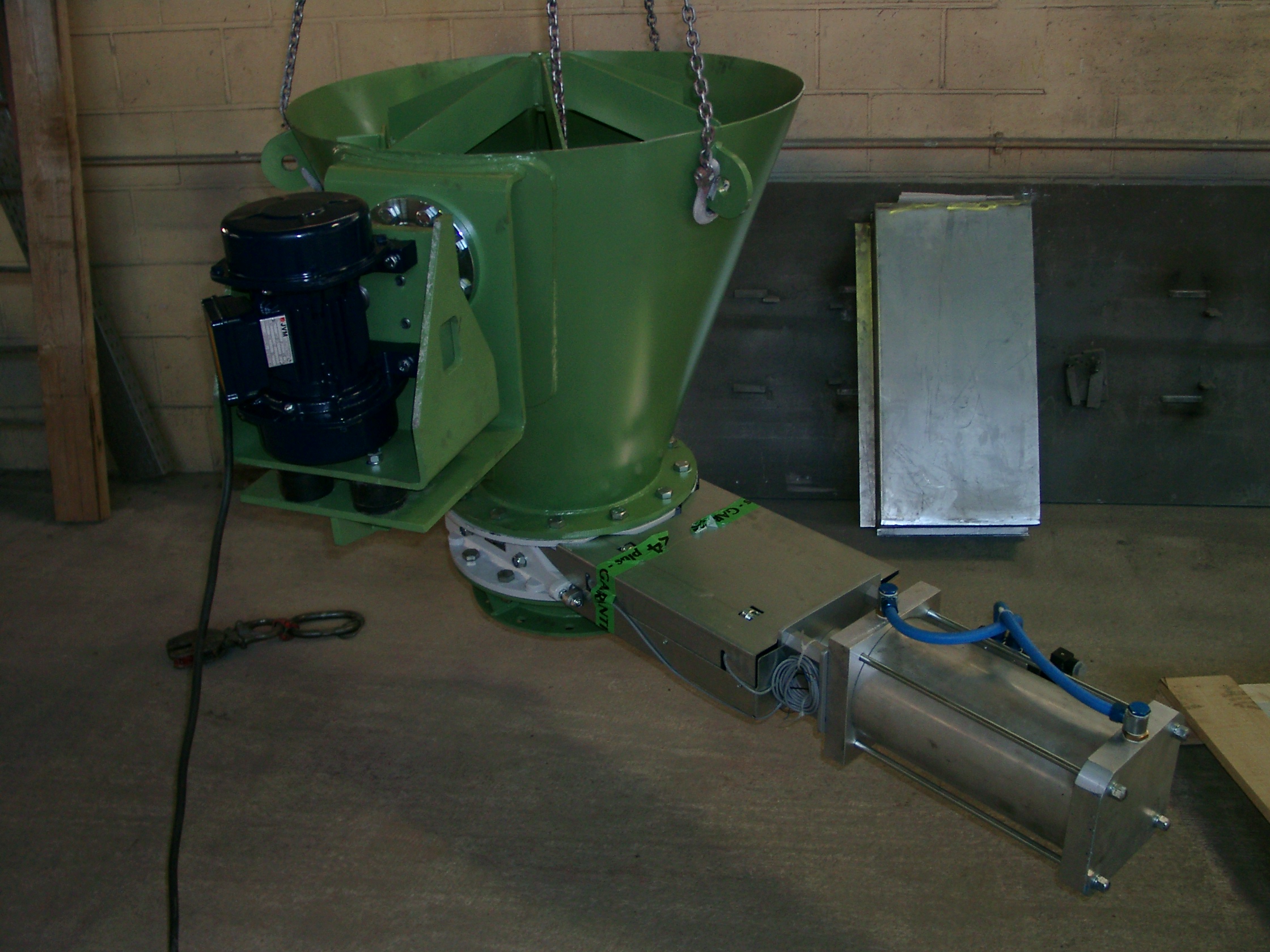 Vibration discharge device