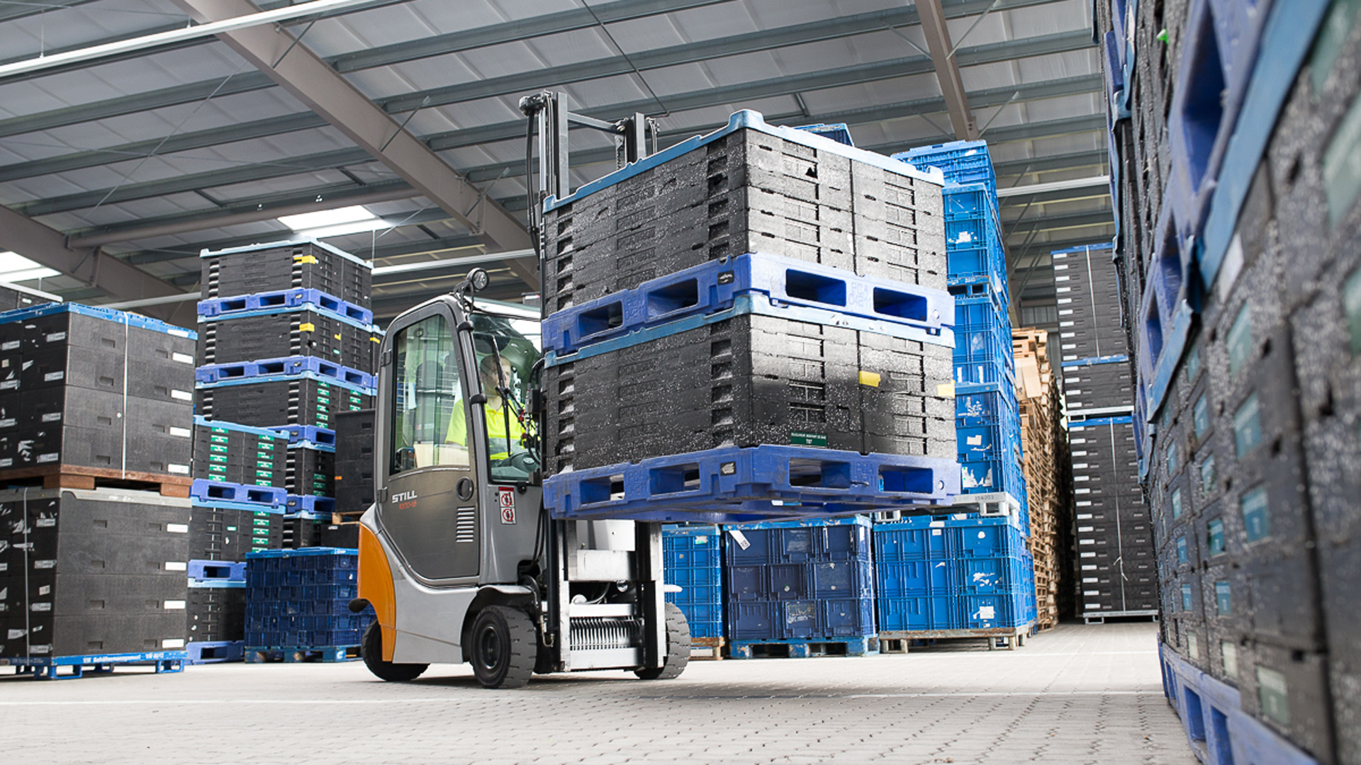 J.S. Logistics – Fertigung