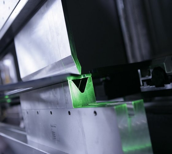 Abkantpresse in der Blechbearbeitung