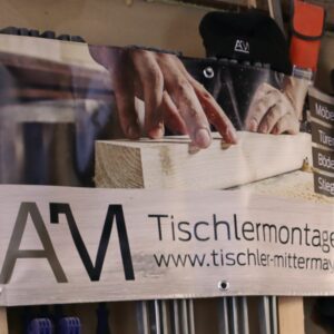 Signs made of plastic, aluminium or tarpaulin