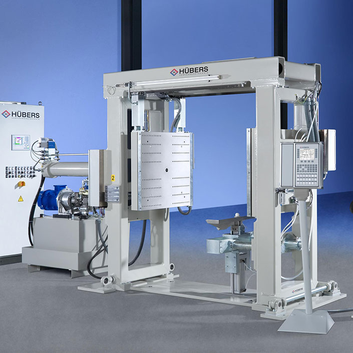 Clamping machine with shrink compensation unit (SCU)