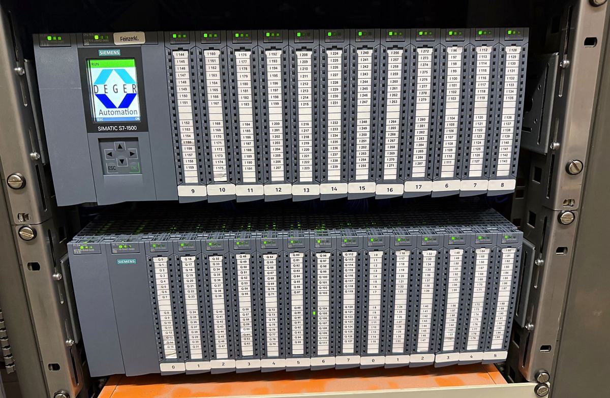 Siemens S7-1500 mit Ein- und Ausgabebaugruppen